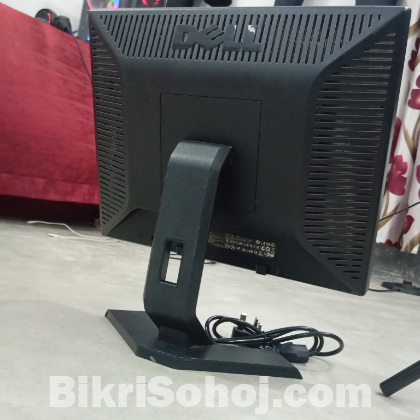 17inc ডেল মনিটর। মাত্র 2500 টাকা,